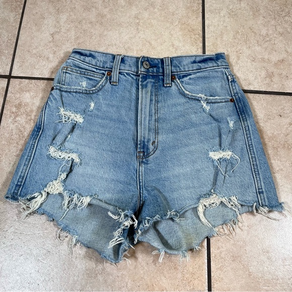 Abercrombie & Fitch Pants - Abercrombie & Fitch Curve Love High Rise Mom Short‎ Size 26/2 Distressed